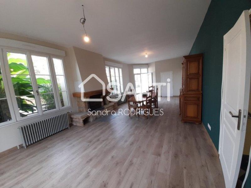 Maison - 295 m² - 9 pièces