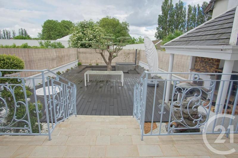 Pavillon - 137 m² - 7 pièces