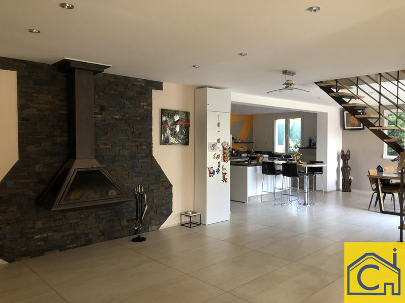 Maison - 190 m² - 6 pièces