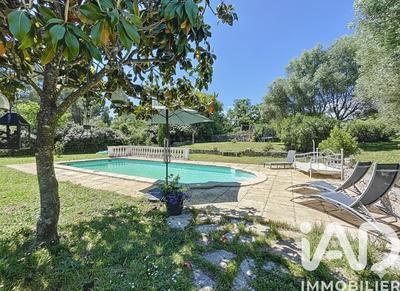 Maison - 166 m² - 6 pièces