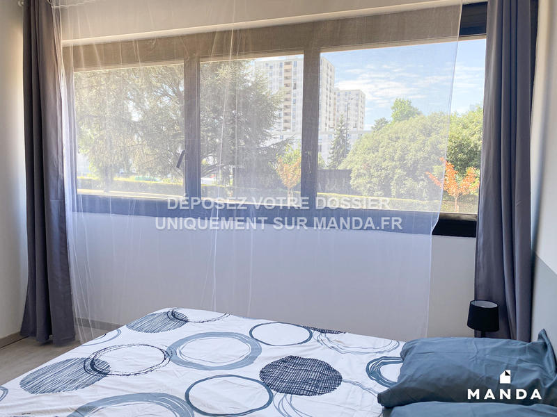 Chambre - 12 m² - 5 pièces