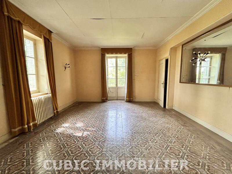 Propriété - 250 m² - 10 pièces