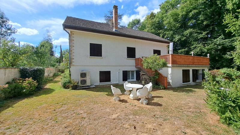 Maison - 215 m² - 9 pièces