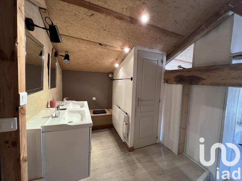 Maison - 220 m² - 5 pièces