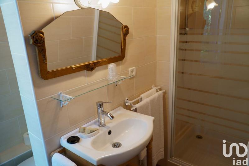 Local commercial - 737 m²