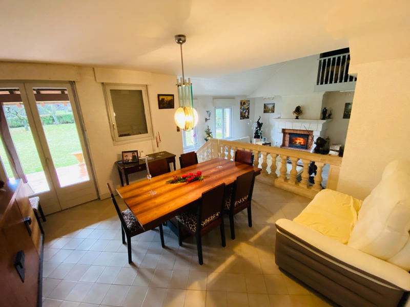 Maison - 234 m² - 7 pièces