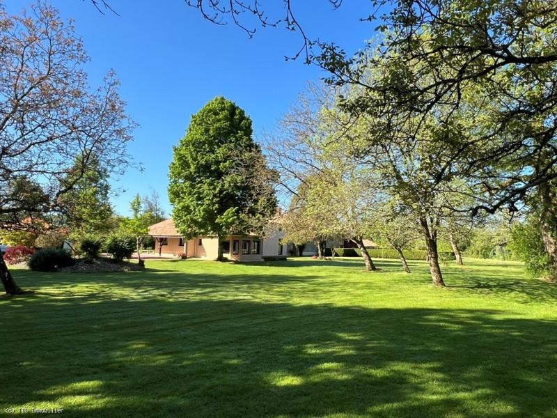 Longère - 293 m² - 8 pièces