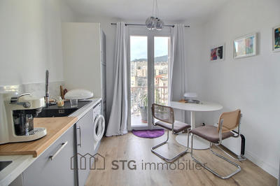 Appartement - 80 m² - 3 pièces