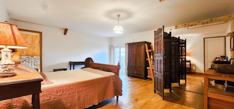 Maison en pierre - 363 m² - 10 pièces