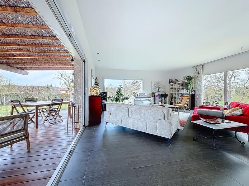 Maison - 228 m² - 6 pièces