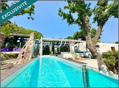 Maison - 253 m² - 7 pièces