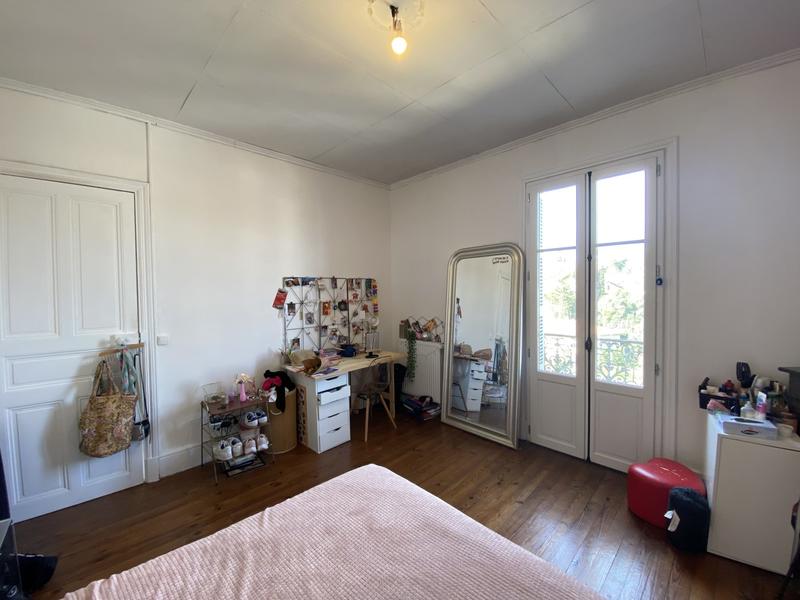 Maison - 210 m² - 8 pièces