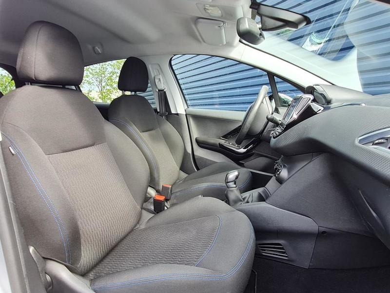 Peugeot 208 Signature 100 Ch Bluehdi s&amp;S