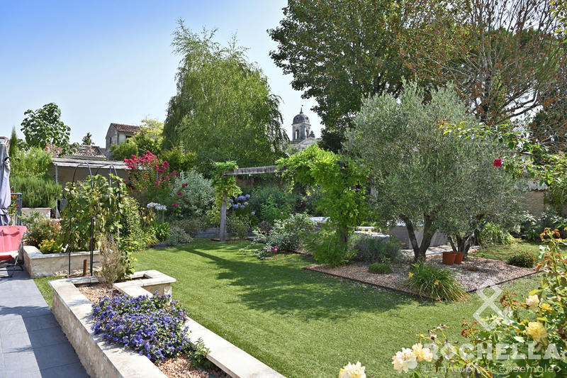 Maison contemporaine - 269 m² - 8 pièces