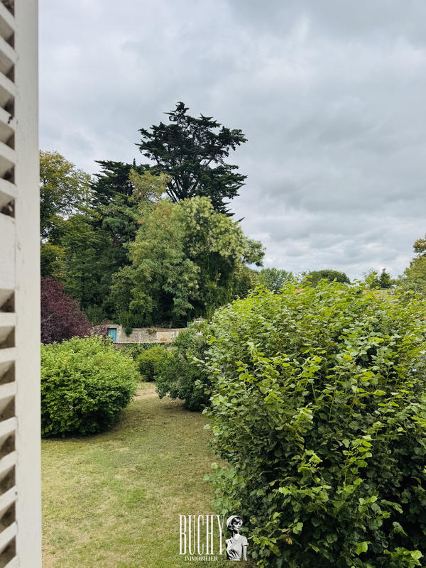 Maison - 482 m² - 11 pièces