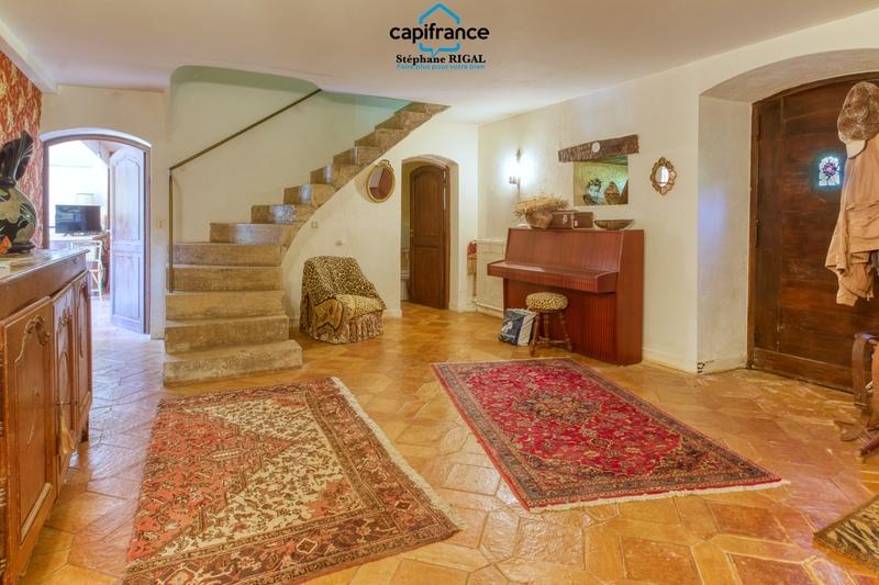 Propriété - 230 m² - 7 pièces