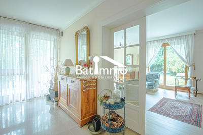 Maison traditionnelle - 134 m² - 6 pièces