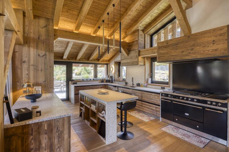 Châlet - 596 m² - 12 pièces