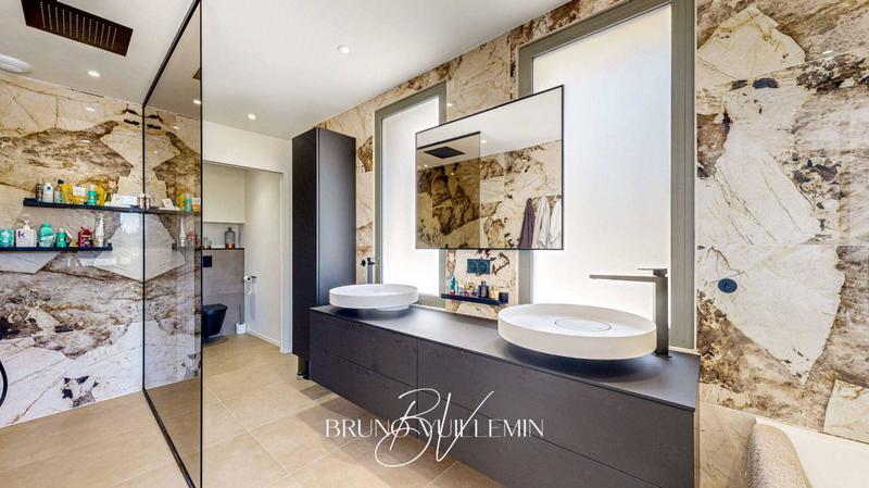 Villa - 389 m² - 11 pièces