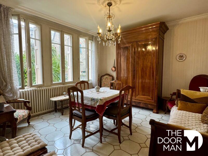 Maison - 190 m² - 8 pièces