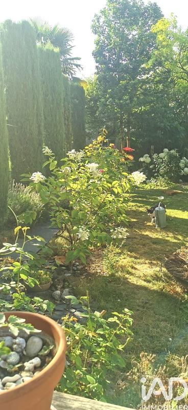 Maison - 240 m² - 8 pièces