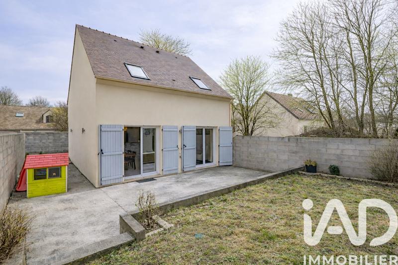 Maison - 90 m² - 5 pièces