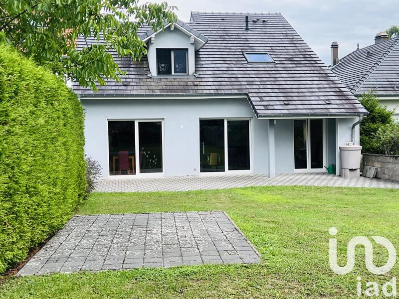 Maison - 180 m² - 8 pièces