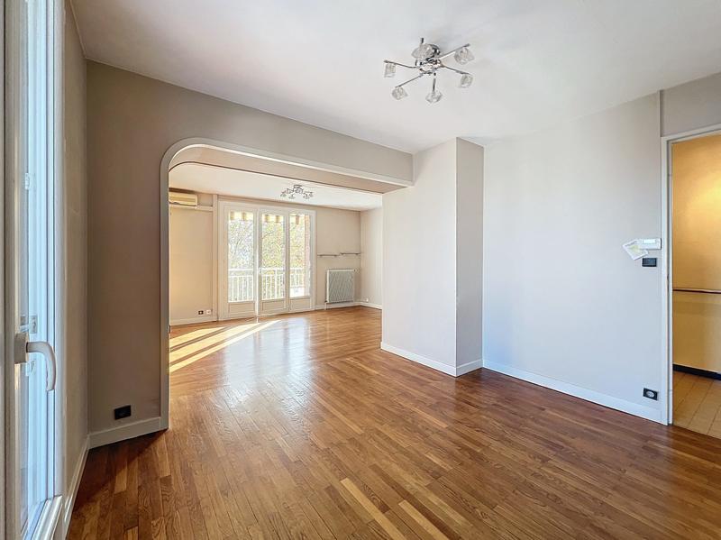 Appartement - 98 m² - 5 pièces