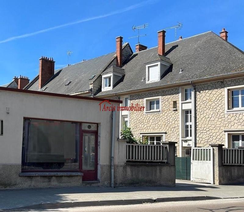 Immeuble - 180 m² - 10 pièces