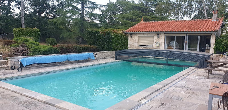 Propriété - 260 m² - 7 pièces