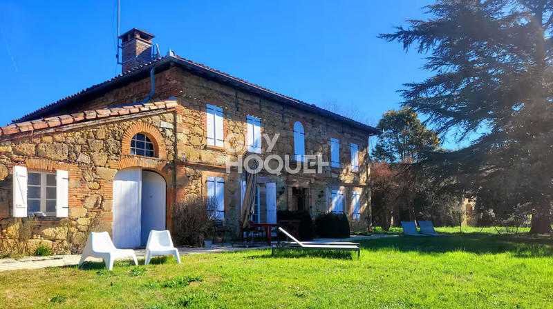 Maison - 242 m² - 6 pièces