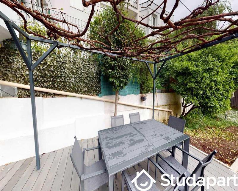 Chambre - 95 m² - 1 pièce