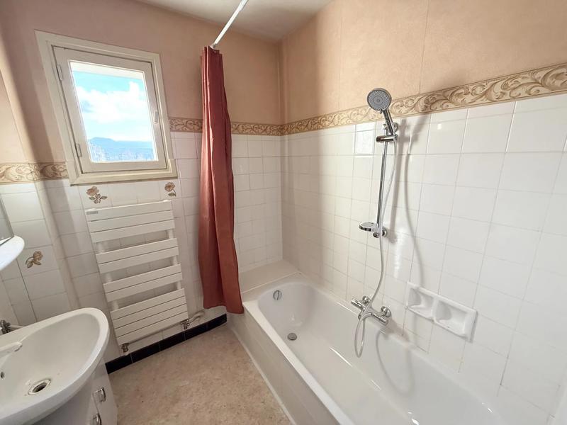 Appartement - 92 m² - 4 pièces