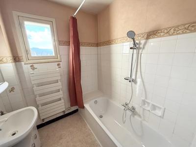 Appartement - 92 m² - 4 pièces