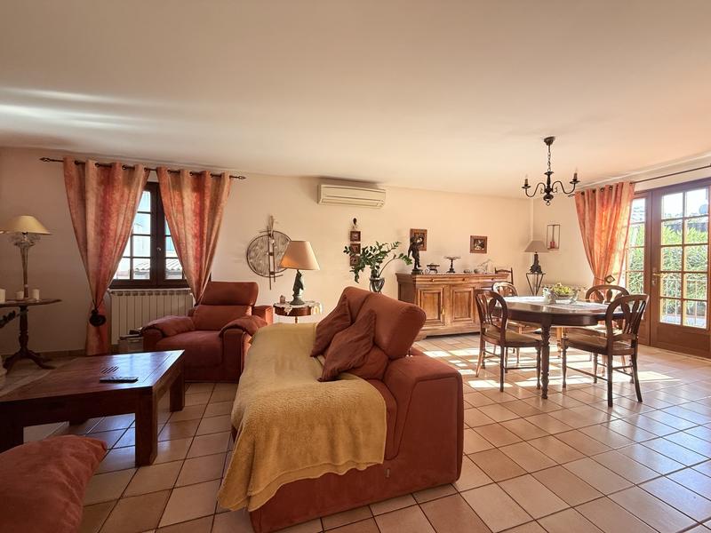 Maison traditionnelle - 111 m² - 4 pièces