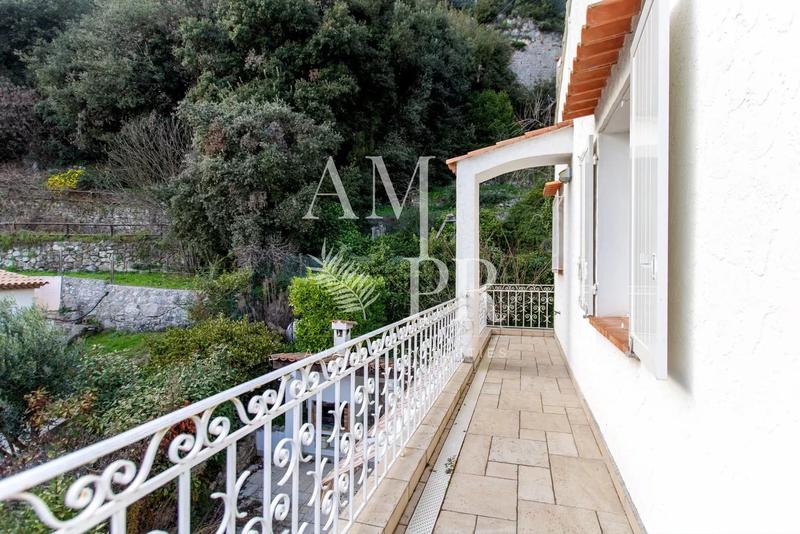 Maison - 237 m² - 7 pièces