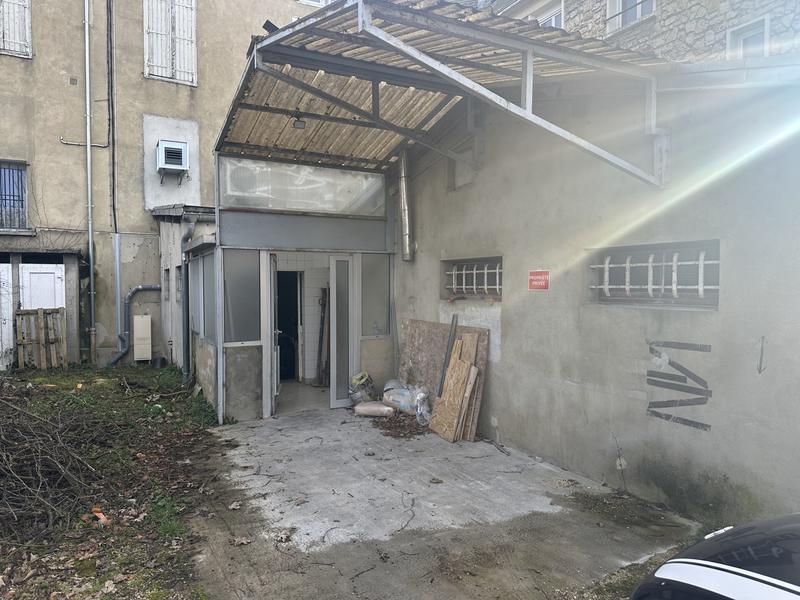 Local d'activités - 164 m²