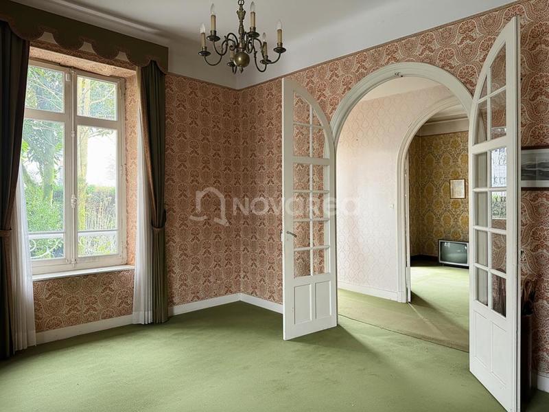 Maison - 211 m² - 7 pièces