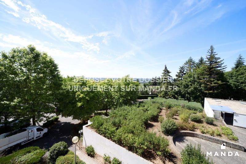 Chambre - 11 m² - 5 pièces