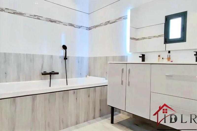 Villa - 130 m² - 6 pièces