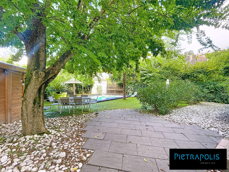 Appartement - 177 m² - 6 pièces