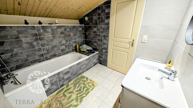 Maison de village - 90 m² - 6 pièces