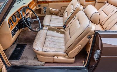 Rolls-Royce Corniche V8