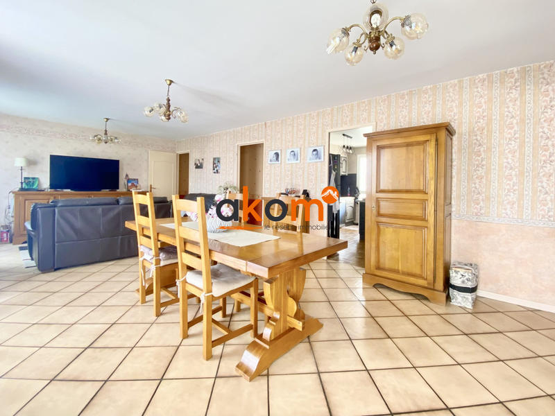 Maison - 95 m² - 5 pièces