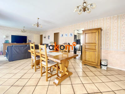 Maison - 95 m² - 5 pièces