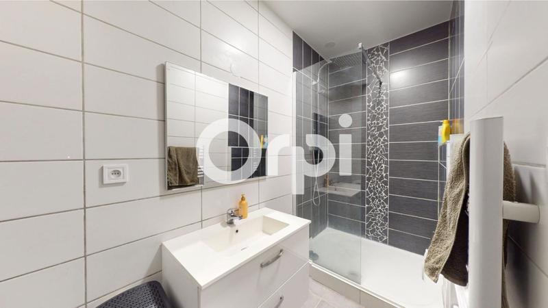 Appartement - 200 m² - 8 pièces