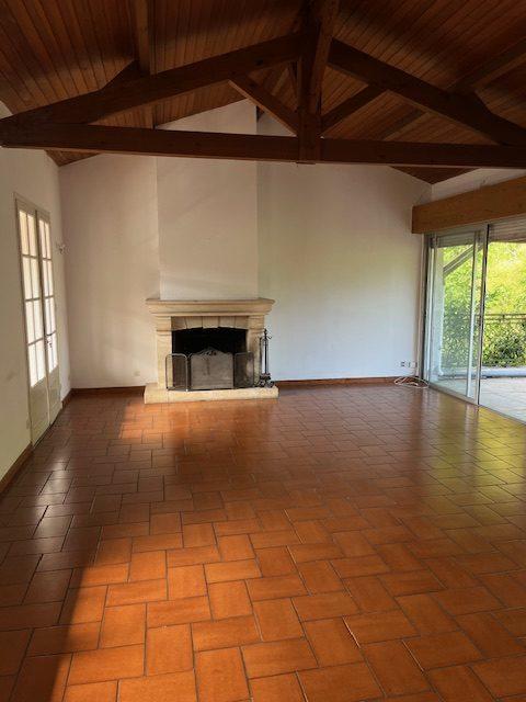 Maison - 500 m² - 10 pièces