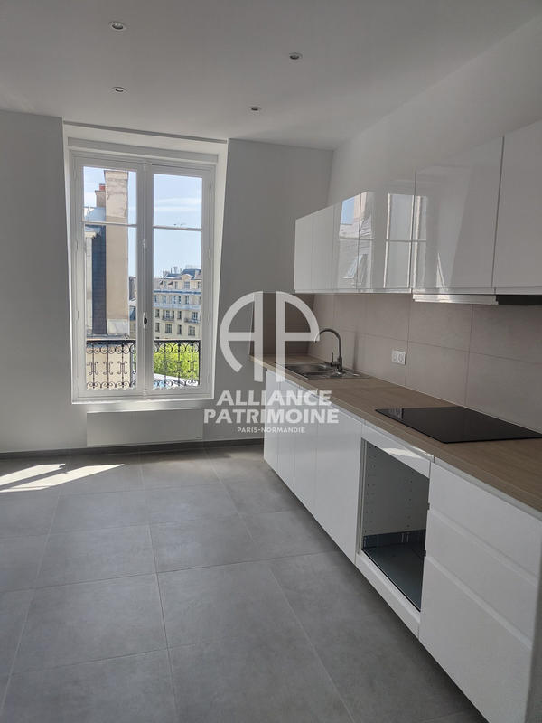 Appartement - 175 m² - 6 pièces