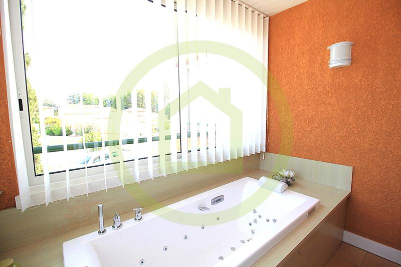 Appartement - 95 m² - 4 pièces