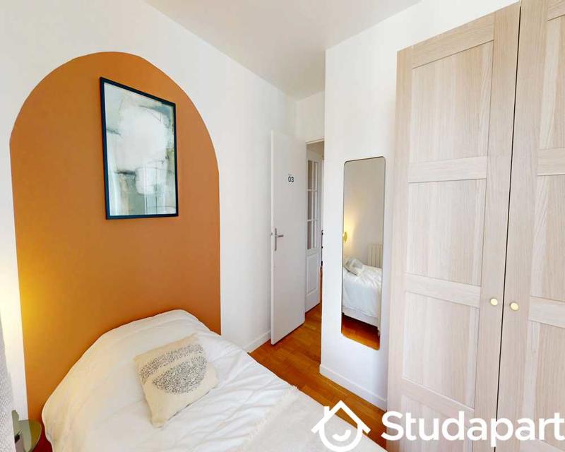 Chambre - 65 m² - 1 pièce